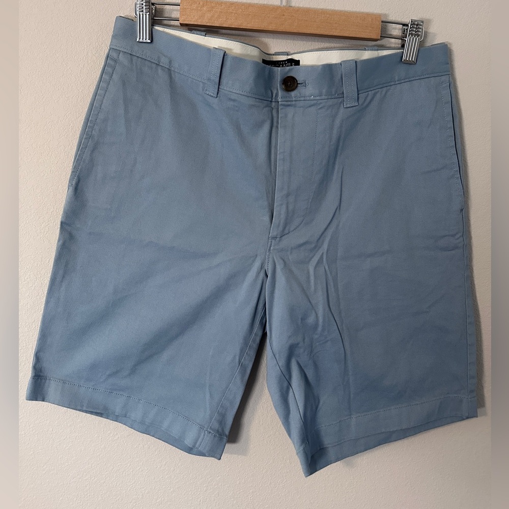 J Crew mercantile Men's Blue Shorts size 32